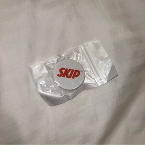 'SKIP' the dishes white pop socket